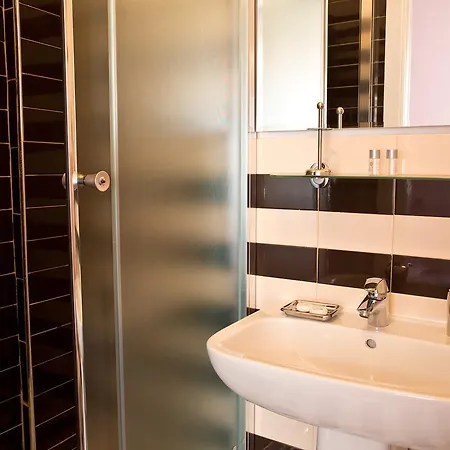 招待所 素可索旅馆 萨莱诺